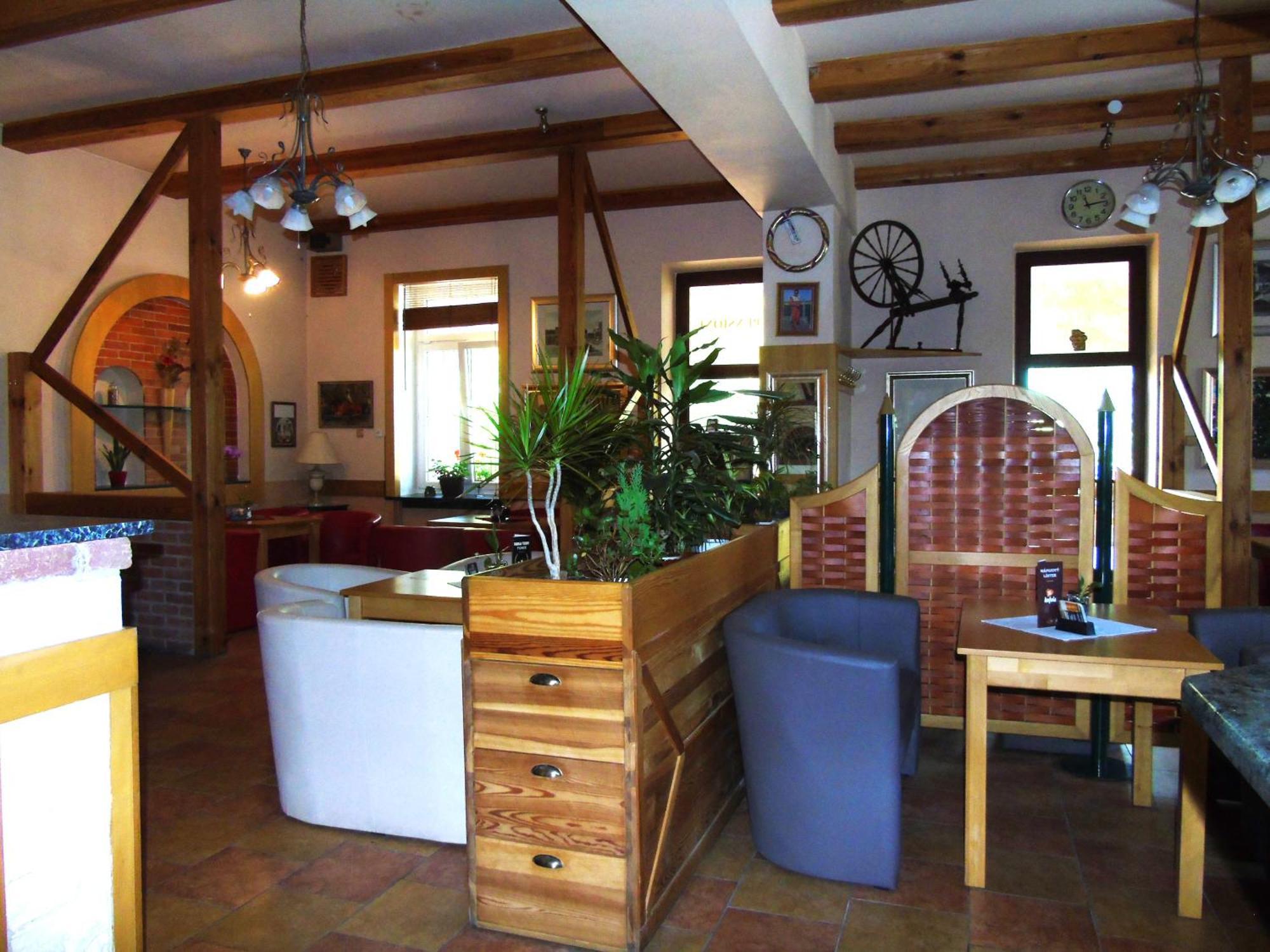 Toris Inn Trinec Exterior photo